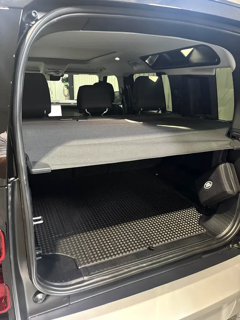 لاند روفر ديفندر 2025